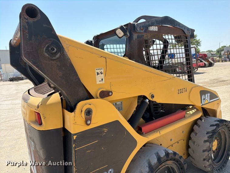 image for item MZ9905 2002 Caterpillar 262 skid steer loader