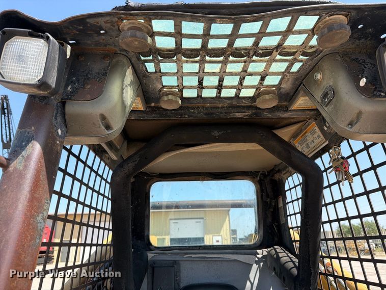 image for item MZ9905 2002 Caterpillar 262 skid steer loader