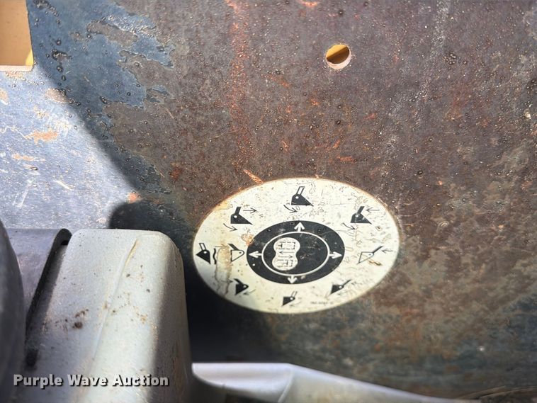 image for item MZ9905 2002 Caterpillar 262 skid steer loader