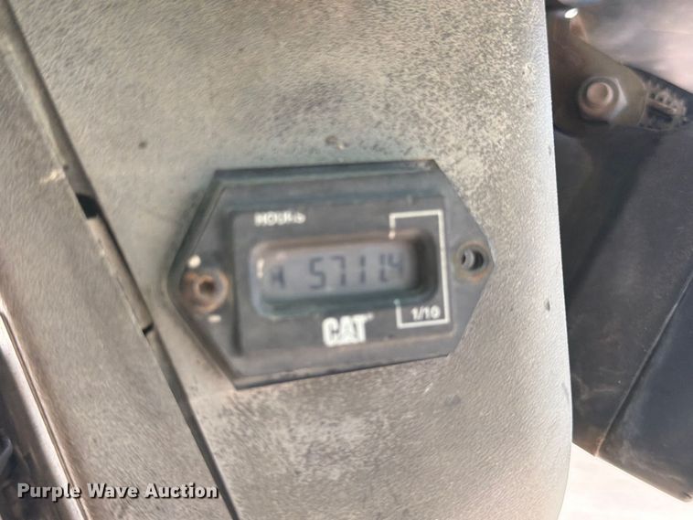 image for item MZ9905 2002 Caterpillar 262 skid steer loader