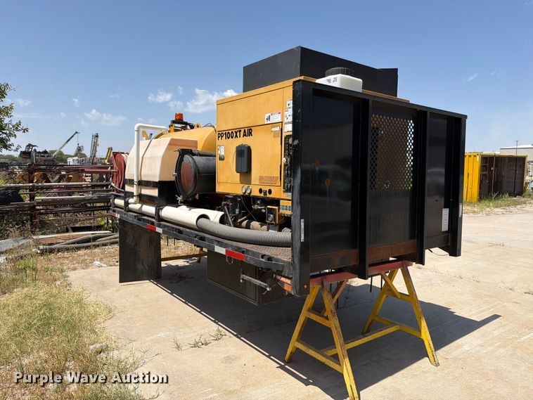 image for item MZ9906 Vermeer VSK100XT-500AIR hydrovac bed