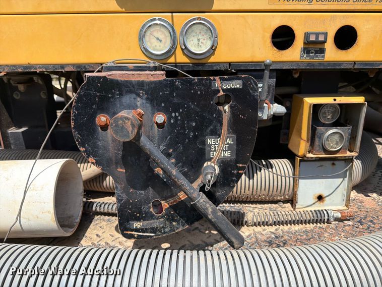 image for item MZ9906 Vermeer VSK100XT-500AIR hydrovac bed