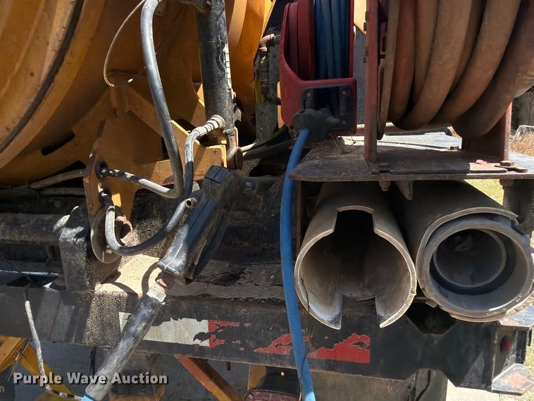 image for item MZ9906 Vermeer VSK100XT-500AIR hydrovac bed