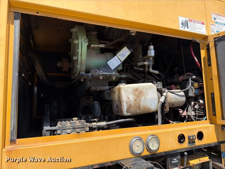 image for item MZ9906 Vermeer VSK100XT-500AIR hydrovac bed