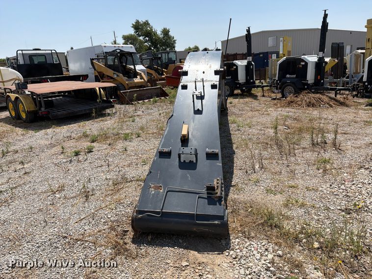 image for item MZ9907 John Deere excavator boom