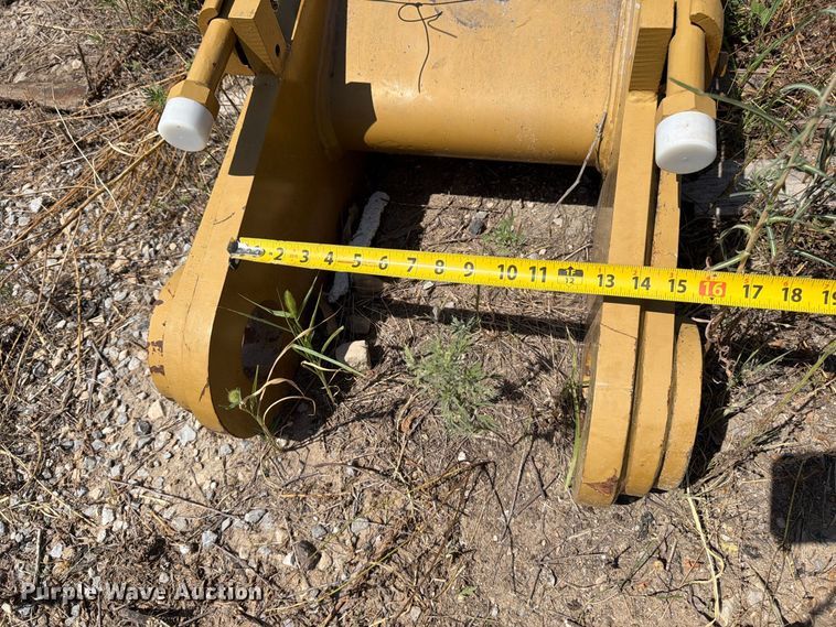 image for item MZ9908 Caterpillar excavator parts