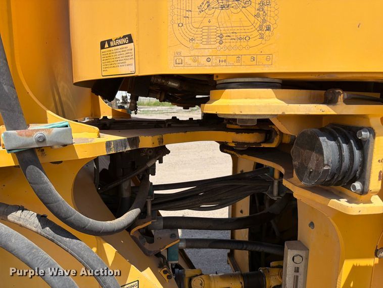 image for item MZ9914 2006 Volvo L90E wheel loader