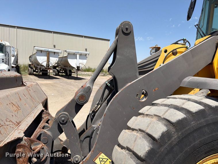 image for item MZ9914 2006 Volvo L90E wheel loader