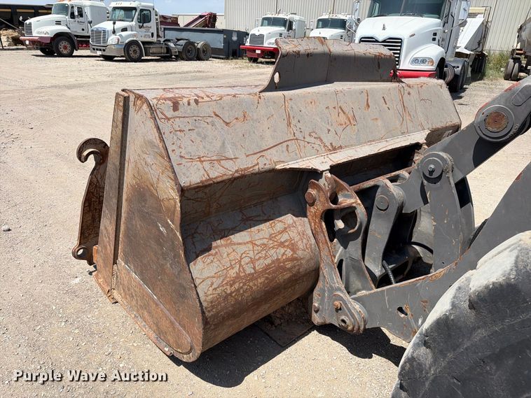 image for item MZ9914 2006 Volvo L90E wheel loader