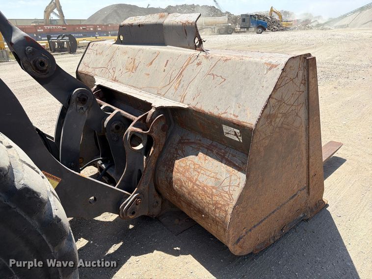 image for item MZ9914 2006 Volvo L90E wheel loader