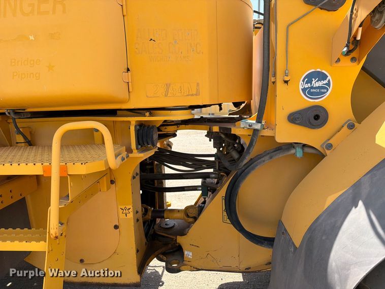 image for item MZ9914 2006 Volvo L90E wheel loader