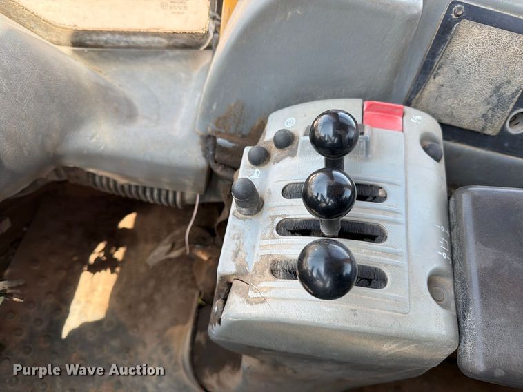image for item MZ9914 2006 Volvo L90E wheel loader