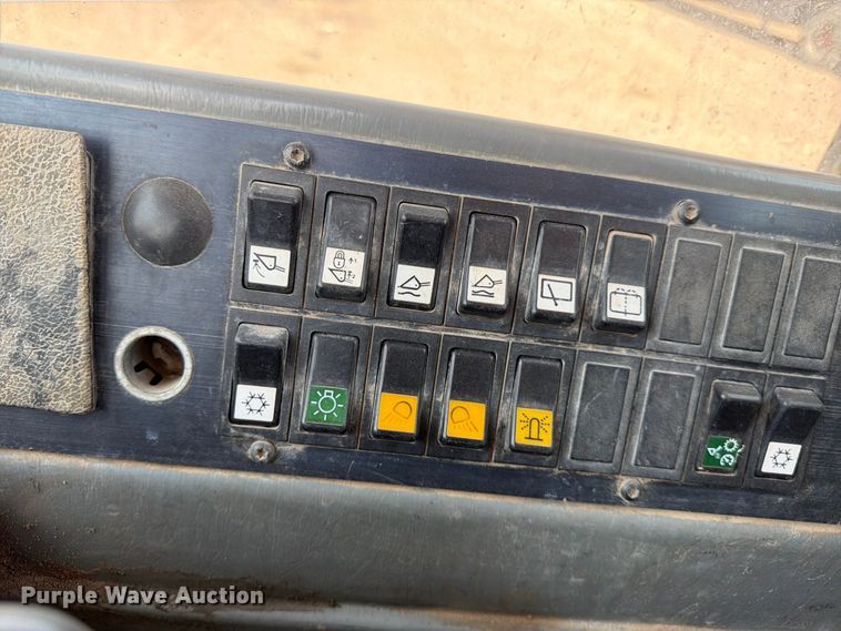 image for item MZ9914 2006 Volvo L90E wheel loader