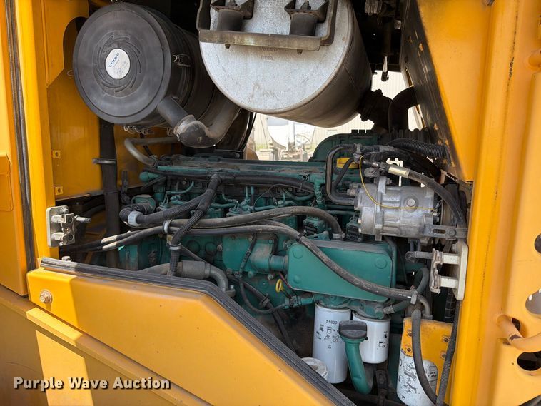 image for item MZ9914 2006 Volvo L90E wheel loader