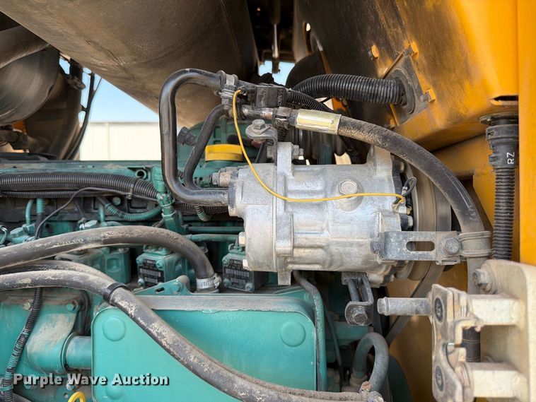 image for item MZ9914 2006 Volvo L90E wheel loader