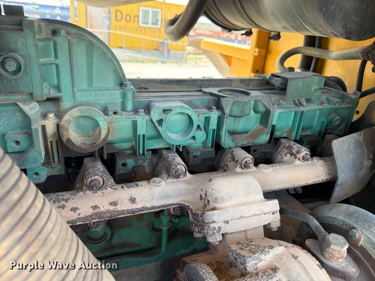 image for item MZ9914 2006 Volvo L90E wheel loader