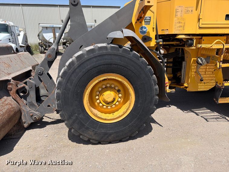 image for item MZ9914 2006 Volvo L90E wheel loader