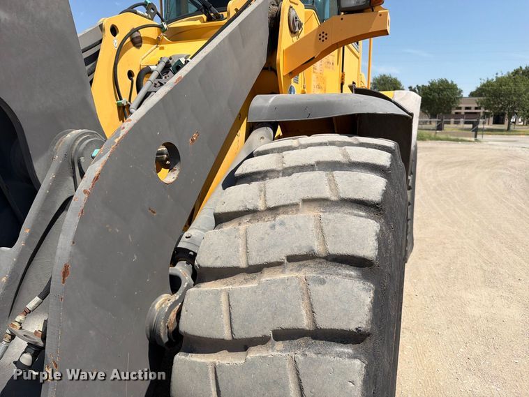 image for item MZ9914 2006 Volvo L90E wheel loader