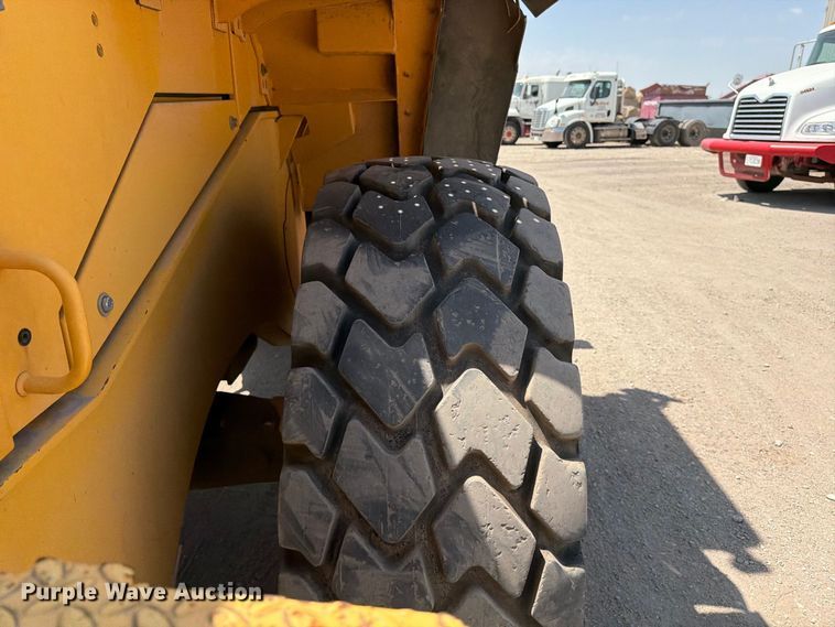 image for item MZ9914 2006 Volvo L90E wheel loader