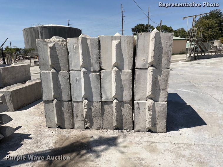 image for item MZ9935 (24) concrete edge bunker blocks