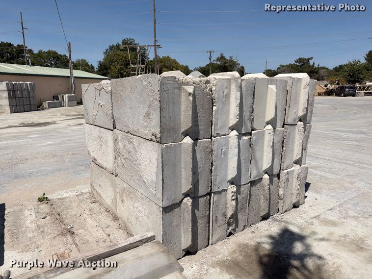 image for item MZ9935 (24) concrete edge bunker blocks