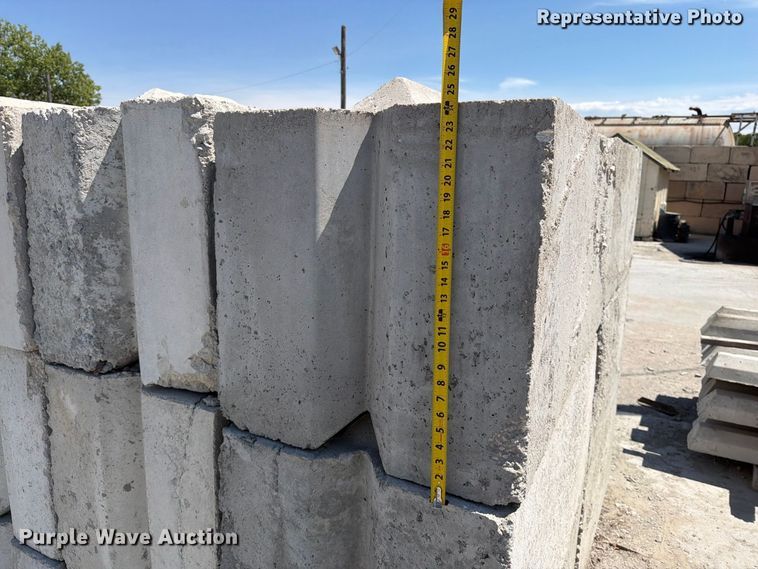 image for item MZ9935 (24) concrete edge bunker blocks