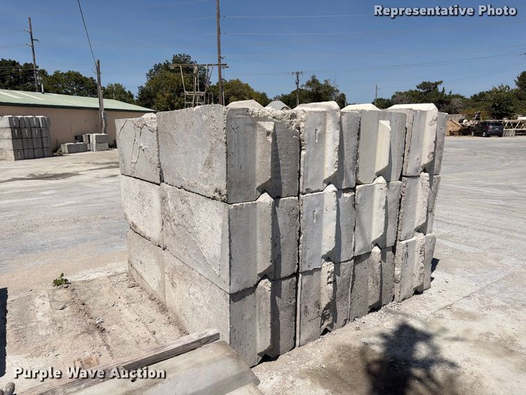 image for item MZ9942 (24) concrete edge bunker blocks