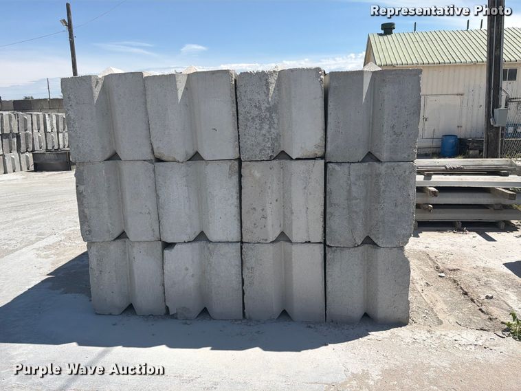 image for item MZ9947 (24) concrete edge bunker blocks