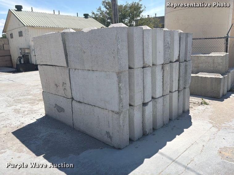 image for item MZ9948 (24) concrete edge bunker blocks