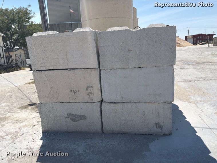 image for item MZ9948 (24) concrete edge bunker blocks