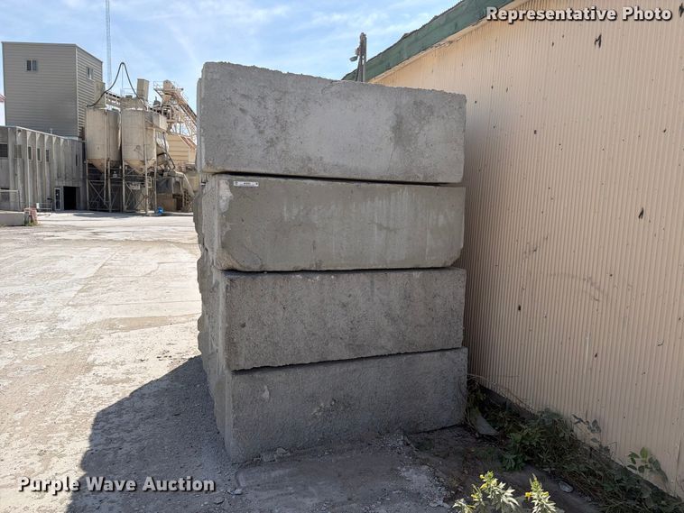 image for item MZ9959 (16) concrete edge bunker blocks