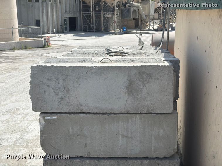 image for item MZ9959 (16) concrete edge bunker blocks