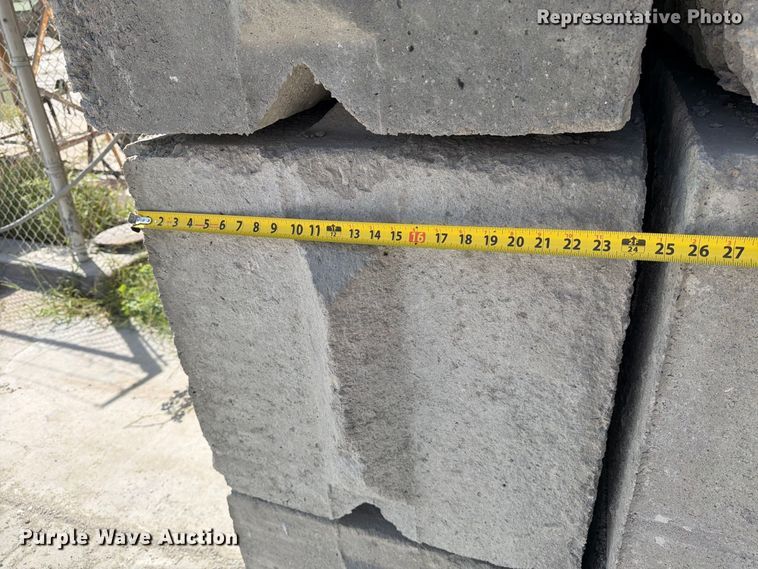 image for item MZ9959 (16) concrete edge bunker blocks