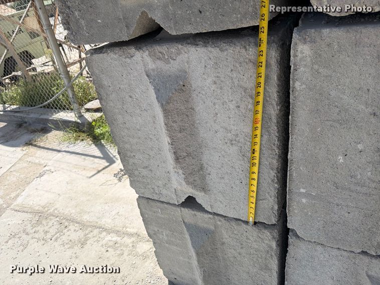 image for item MZ9959 (16) concrete edge bunker blocks