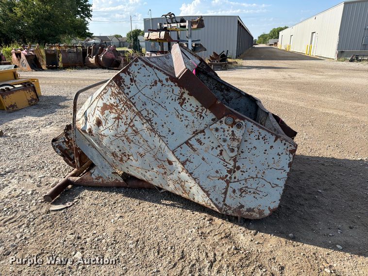 image for item MZ9963 Gar-Bro 466L Concrete bucket