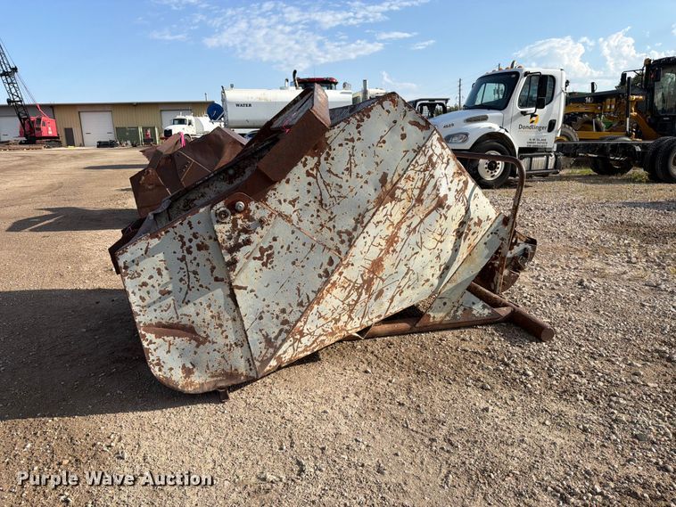 image for item MZ9963 Gar-Bro 466L Concrete bucket
