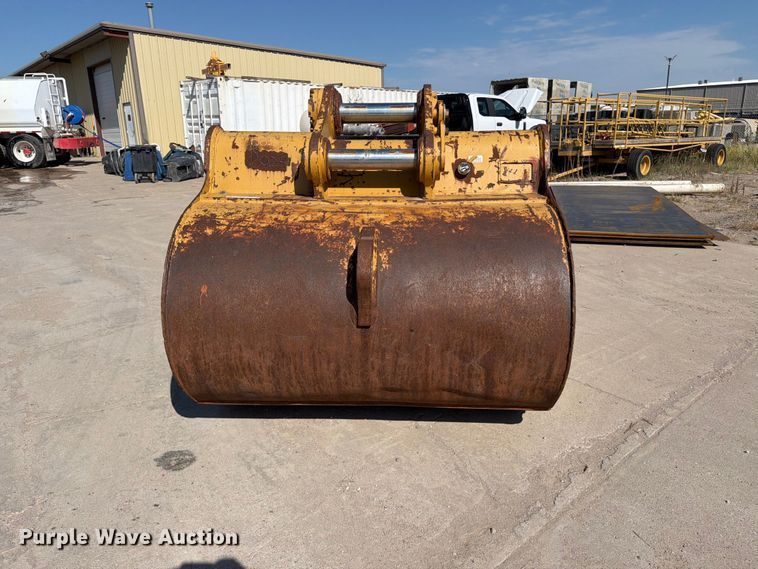 image for item MZ9966 Caterpillar excavator bucket