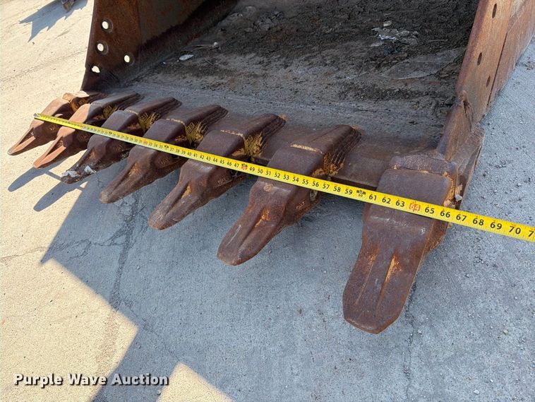 image for item MZ9966 Caterpillar excavator bucket