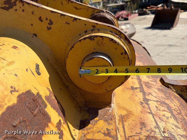 image for item MZ9966 Caterpillar excavator bucket