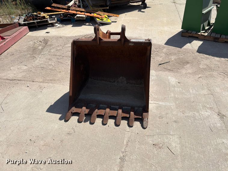 image for item MZ9969 Backhoe bucket