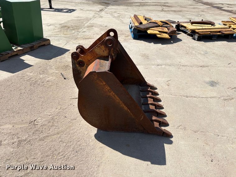 image for item MZ9969 Backhoe bucket