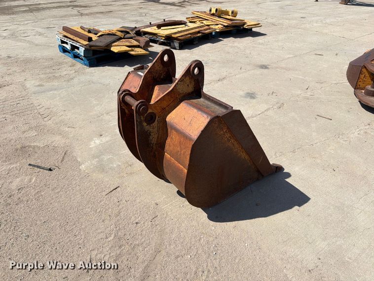 image for item MZ9969 Backhoe bucket