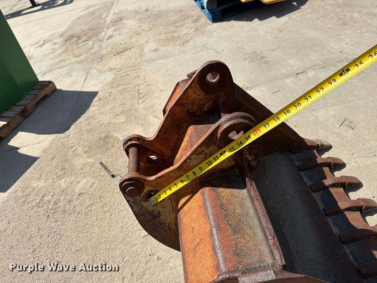 image for item MZ9969 Backhoe bucket