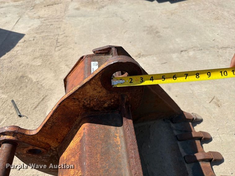 image for item MZ9969 Backhoe bucket