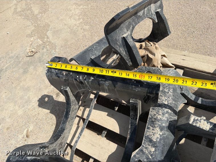 image for item MZ9971 (4) excavator track guards