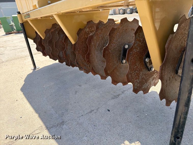 image for item MZ9972 Land Pride CR2572 straw crimper