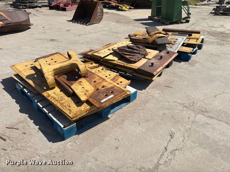 image for item MZ9976 (3) pallets of scraper attachments