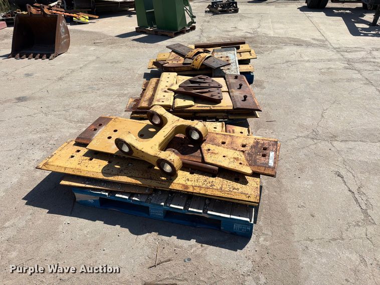 image for item MZ9976 (3) pallets of scraper attachments