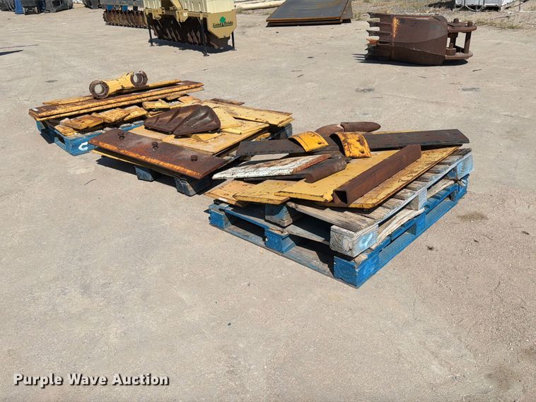 image for item MZ9976 (3) pallets of scraper attachments