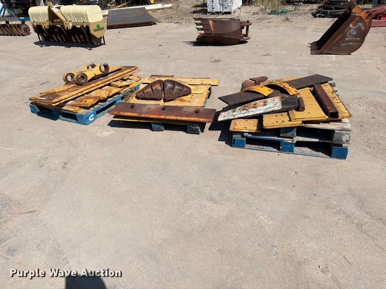 image for item MZ9976 (3) pallets of scraper attachments